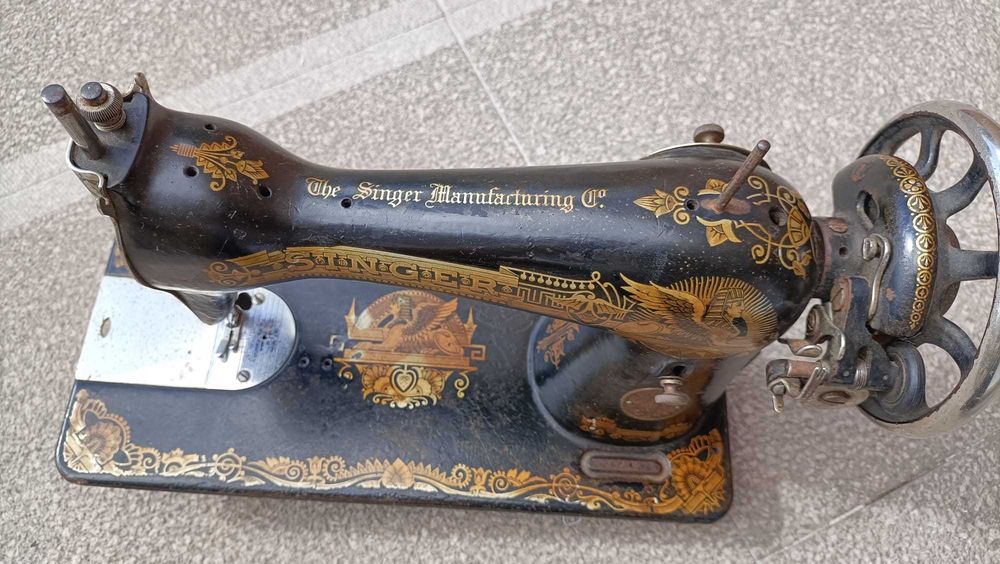 Máquina de costura Singer antiga (cabeça)
