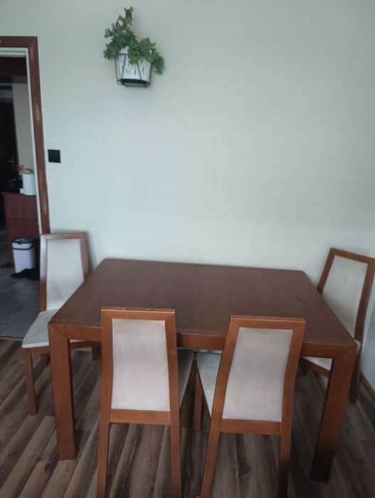 Stół drewniany 4 krzesła