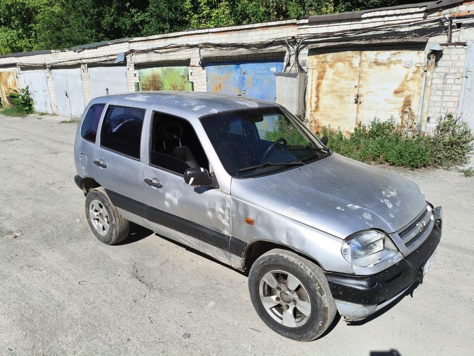 В продаже Шевроле нива/2003/1.6 газ 4. На полном уверенном ходу. Читать описание потом звонить.