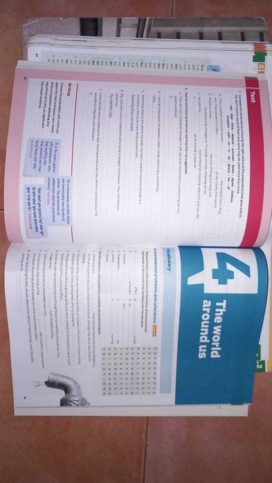 Manual de inglês "Link up to you" do 11°Ano