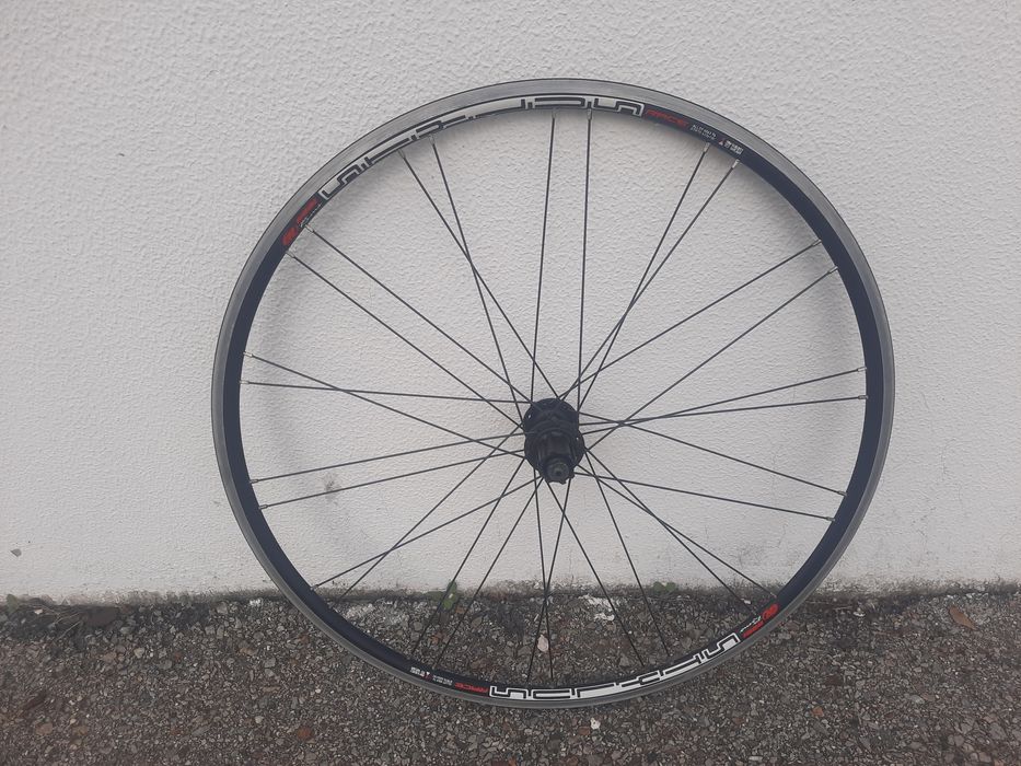 Roda de estrada  traseira campagnolo