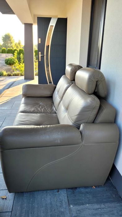 Komoda i  rozkładana sofa