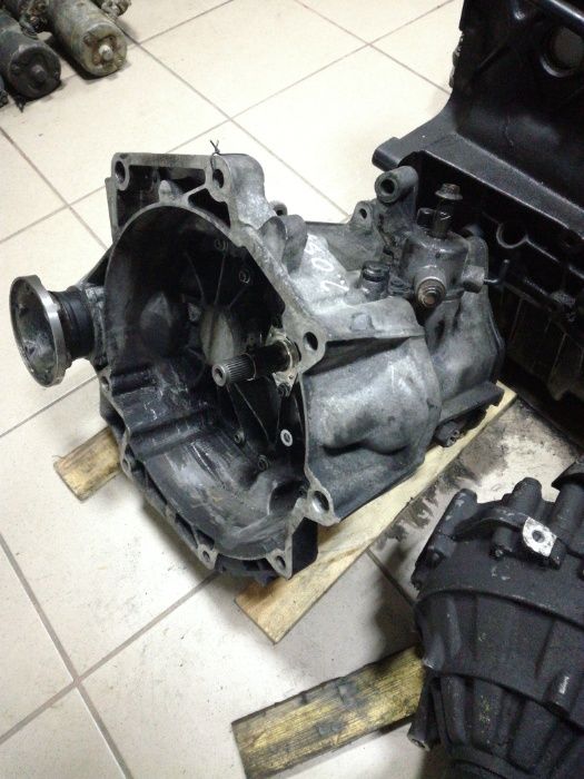 Коробка передач(МКПП) VW Caddy III 2.0sdi HHN 2004-