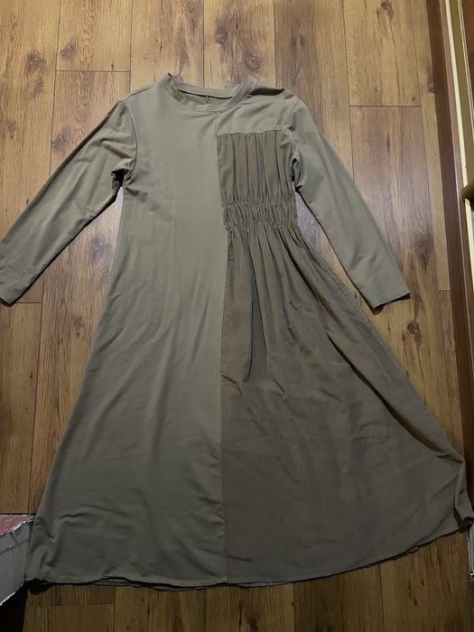 Плаття стильне комбіноване.