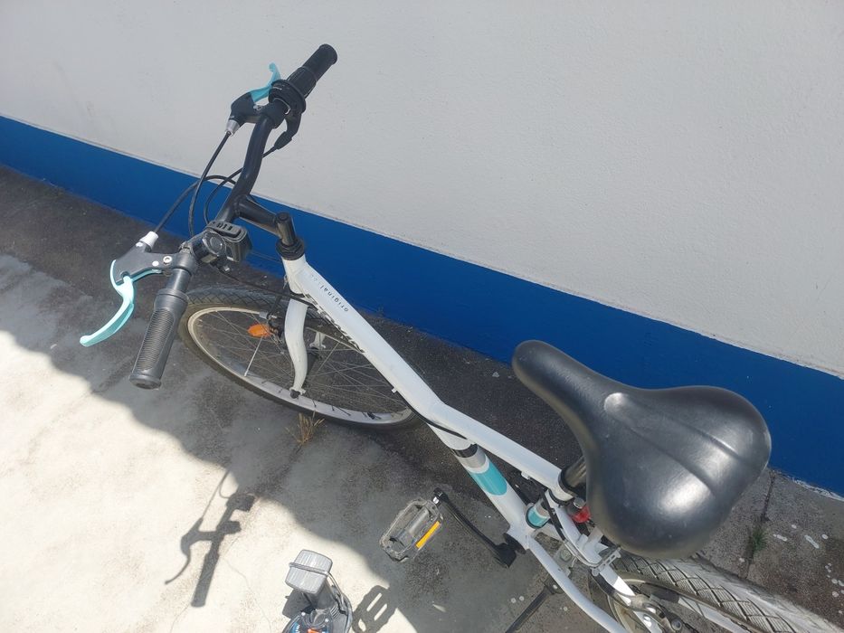White Bicycle64409259948930123
