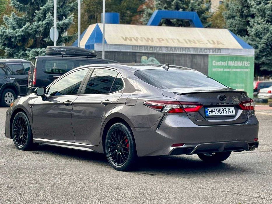 Toyota Camry SE 2022