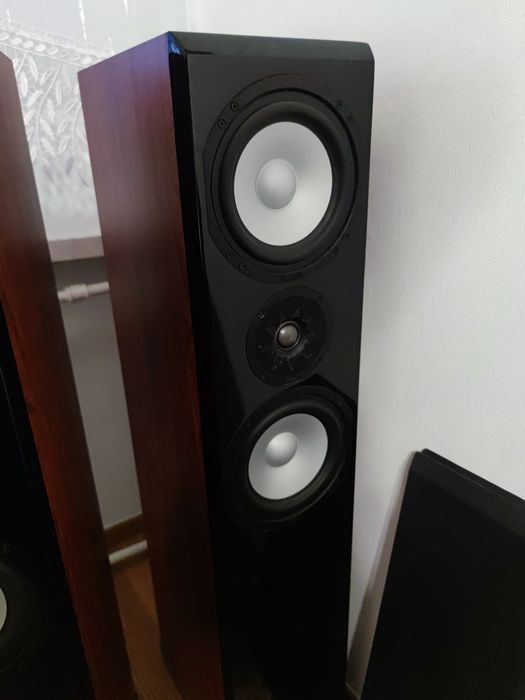 sprzedam 2x kolumna magnat  kolumny grają  ładnie,. Stan jak na zdjęciach