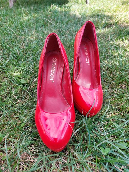 Туфлі лакові, зручні