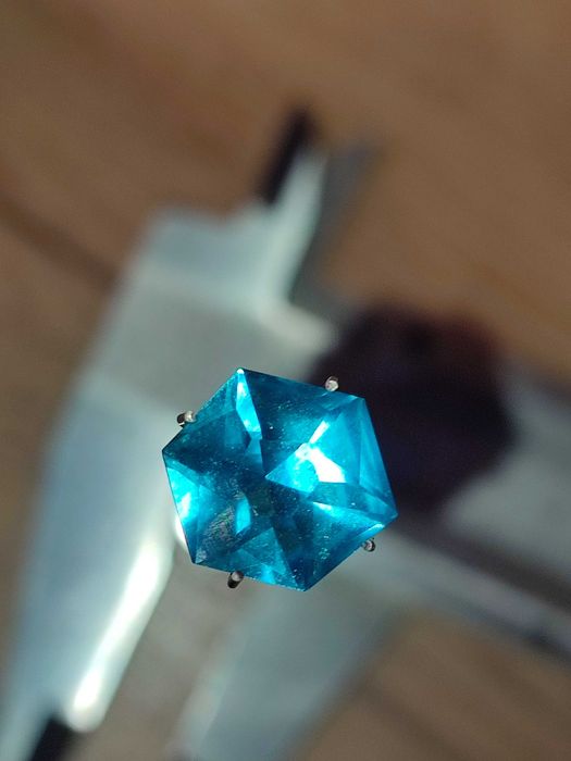 Cyrkonia handmade – niebieski kolor