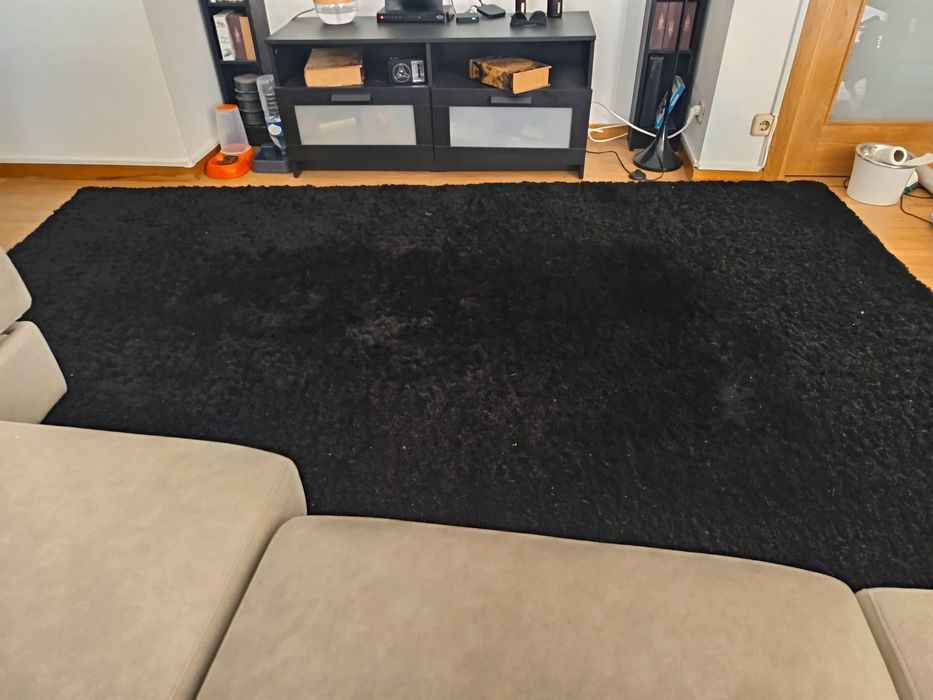 Tapete preto felpudo