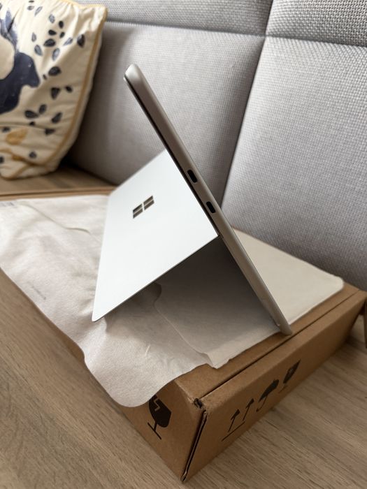 Nowy Microsoft Surface Pro Snapdragon  X Elite 16gb 512gb model: 2085