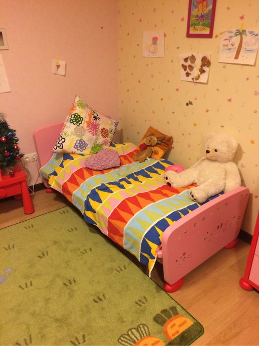 Набір дитячих меблів для дівчинки ikea mammut