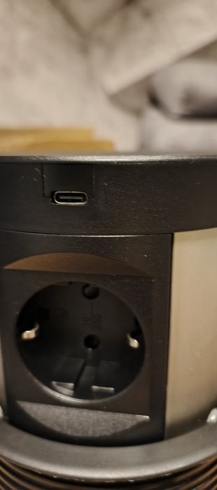 Продам Вбудовуваний подовжувач в стіл