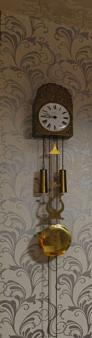 Stary zegar ścienny, francuski comtoise.