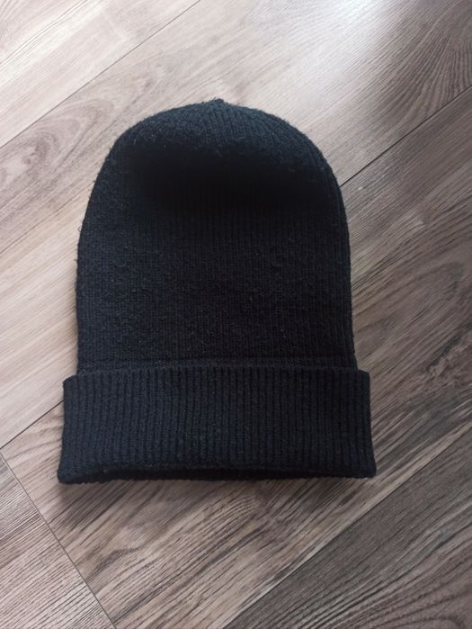 Gruba ciepła czarna czapka unisex
