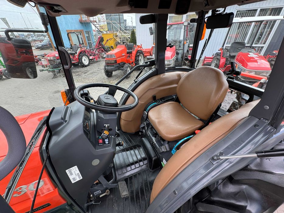 Японський трактор KUBOTA KL 430 + фреза 180 СМ!!!, гідропідсилювач,КАБІНА З КОНДИЦІОНЕРОМ ТА ПІЧКОЮ.