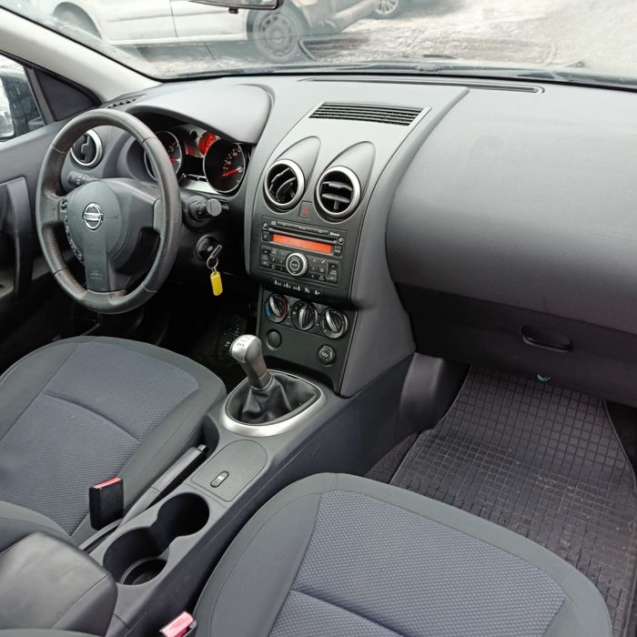 NiSSAN   QASHQAI -  1 właściciel,lakier oryginał,książka serwisowa .