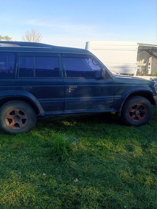 Mitsubishi Pajero 1998 2.4 Газ/Бензин Повний привід