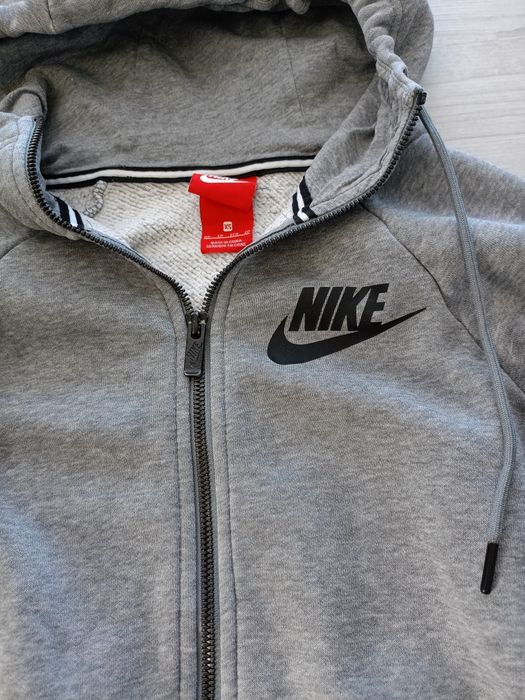 Bluza damska rozpinana z kapturem Nike ciepła
