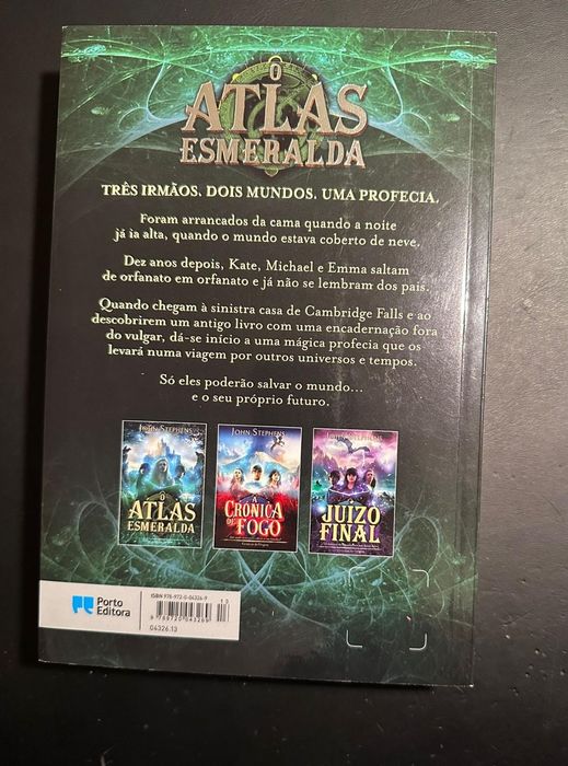 3 livros: O Atlas Esmeralda, As Gémeas e A Rapariga Rebelde ajuda uma