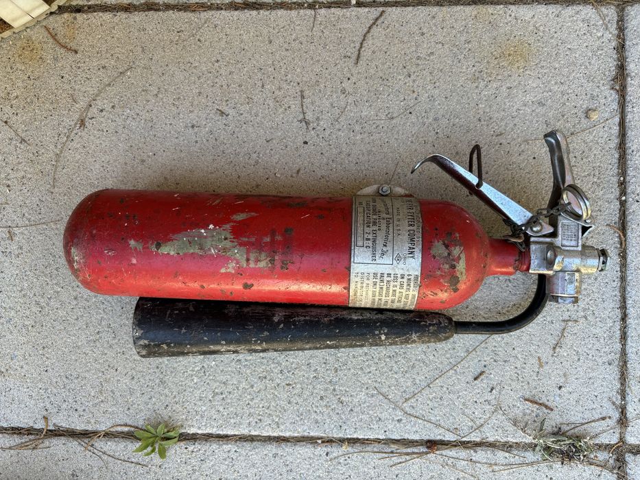 Extintor antigo - Peça UNICA e ORIGINAL!!