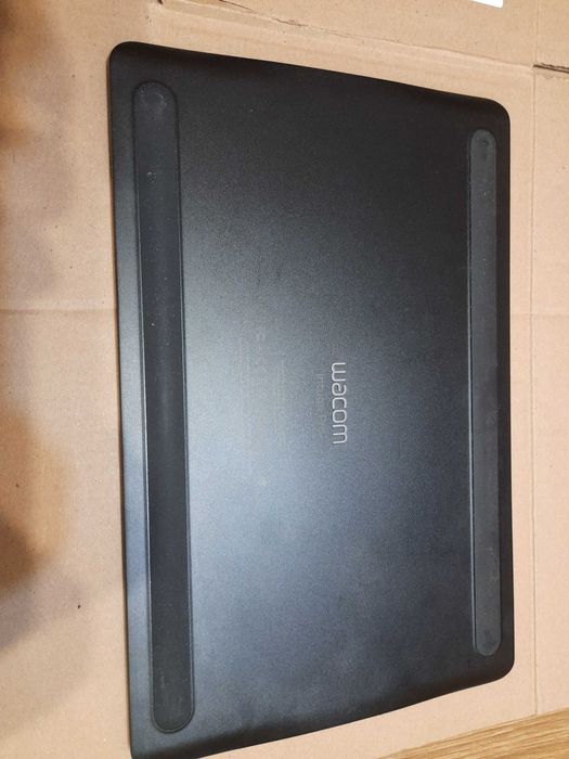 Графічний планшет Wacom Intuos Pro medium, PTH-660, 2017