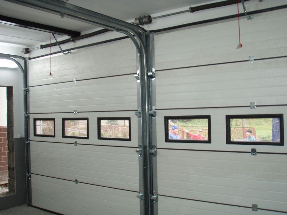 Producent Brama garażowa segmentowa Bramy garażowe przemysłowe 4*2,04