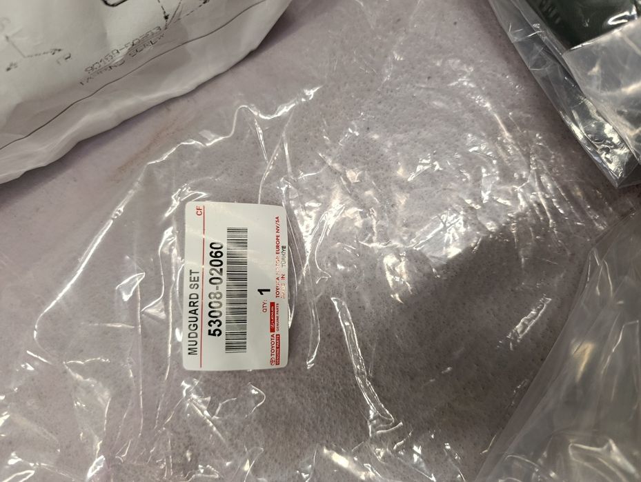 Chlapacze przód i tył OE 53008-02060 Toyota Corolla Hybrid TS combi