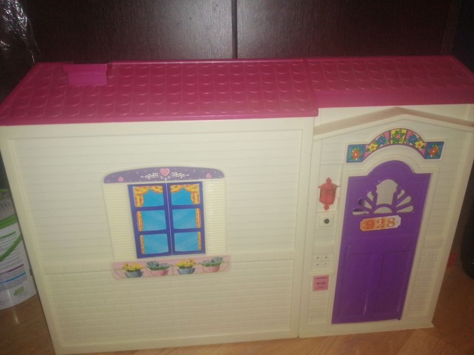 Duży domek dla lalek