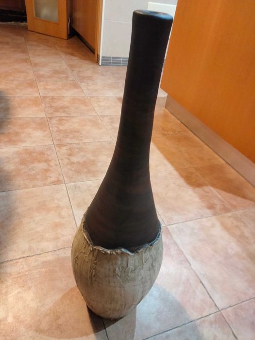 Vendo jarra em louça