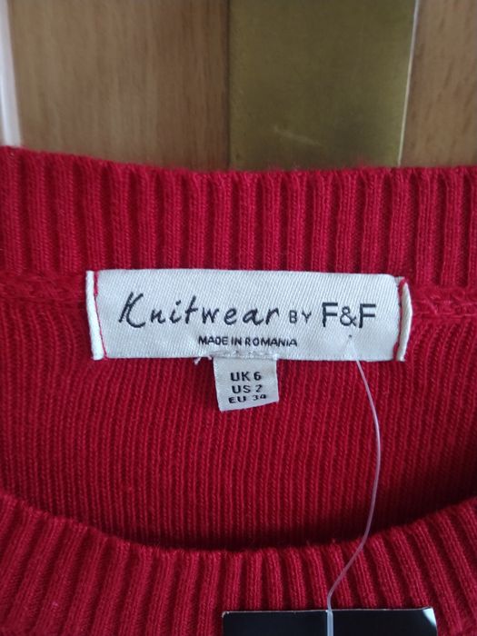 Czerwony sweter F&F