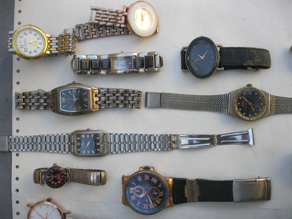 Продам часы наручные