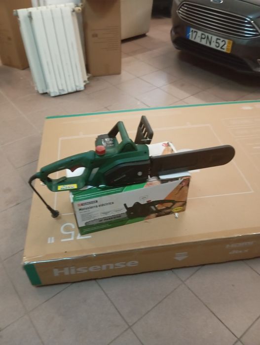 Moto serra elétrica