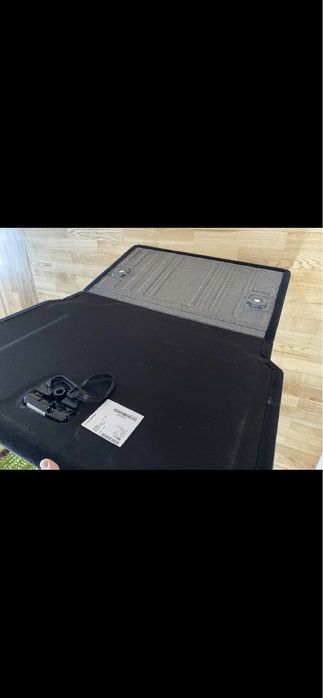 Pólka dolna bagażnika do S-Klasy 223