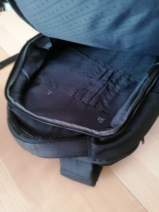 Mochila Goodis “Take Off”, preto, 15.6"