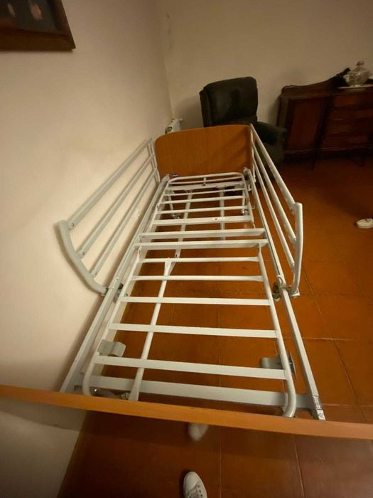 Cama Articulada Solteiro Invacare - Nova