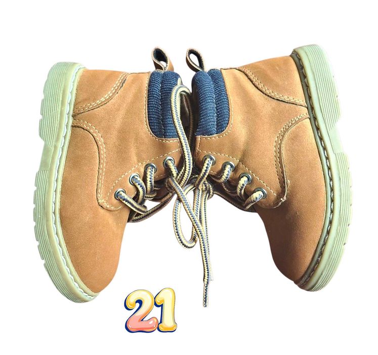 Botas Castanhas Zippy 21