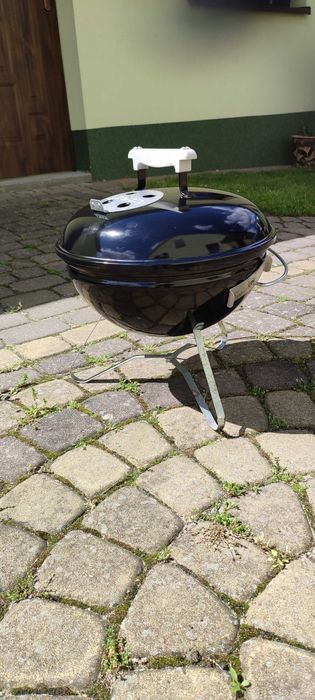 Grill węglowy turystyczny