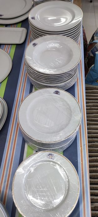 Serviço de jantar em porcelana Davenport Collection