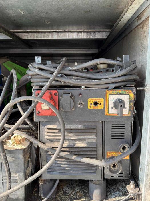 Nissan 4x4 com Equipamento Profissional Incluído