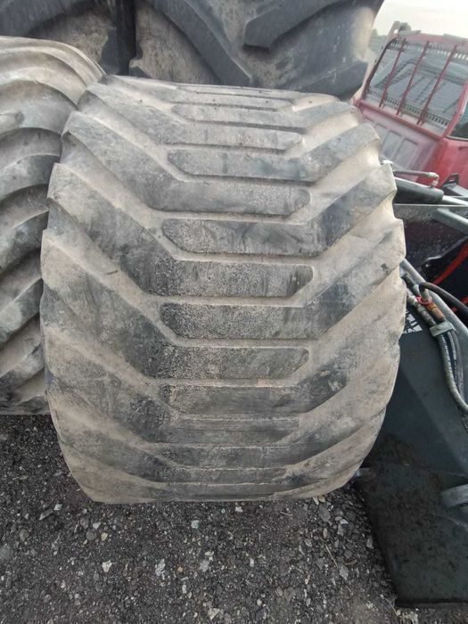 Opona rolnicza 600/55-22.5 BKT przyczepa beczka rozrzutnik rozsiewacz