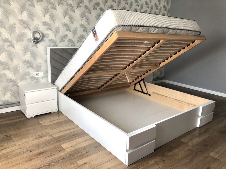 Двохспальне ліжко з масиву ясеня власного виробництва