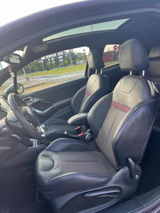 PEUGEOT 208  Full Extras