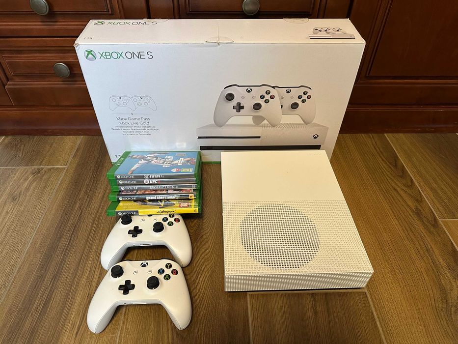 Konsola Xbox One S 1TB - stan idealny, 2 pady + zestaw gier