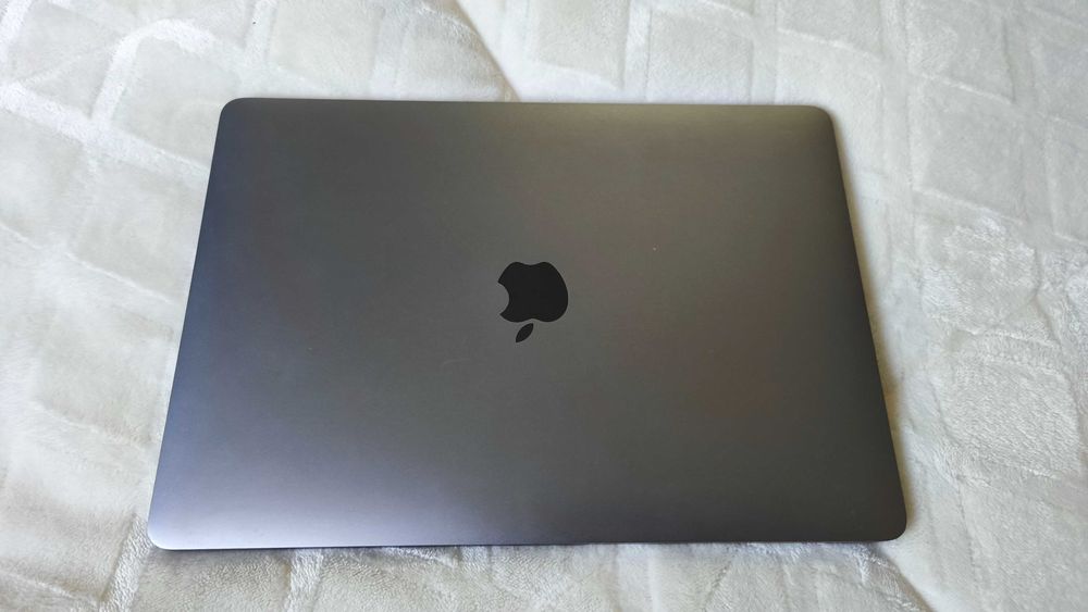 Macbook pro 13'' campanha regros às aulas