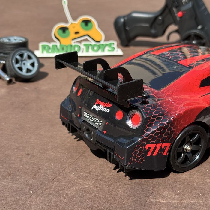 Nissan GTR Snake Red 4WD | Машинка для дрифту на пульті з димом