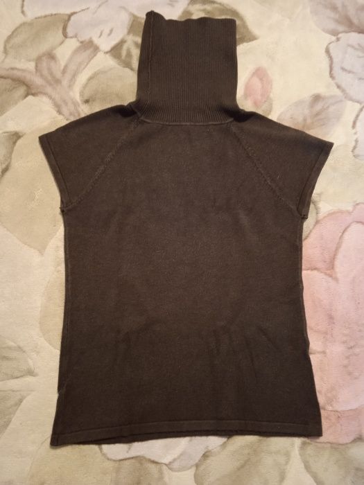 Жилет теплый с горлом для девочки