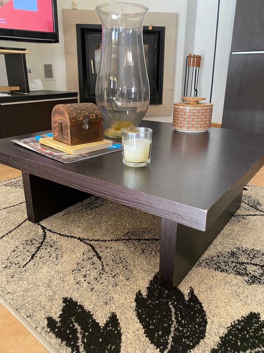 Aparador e mesa de centro da Área  /  Usado, em bom estado