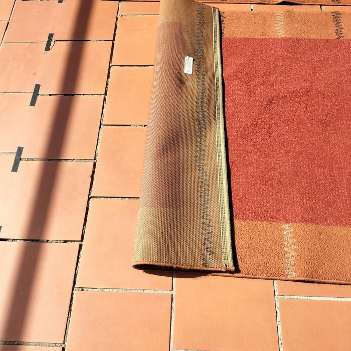 2 Carpetes iguais de lã64551285173889122