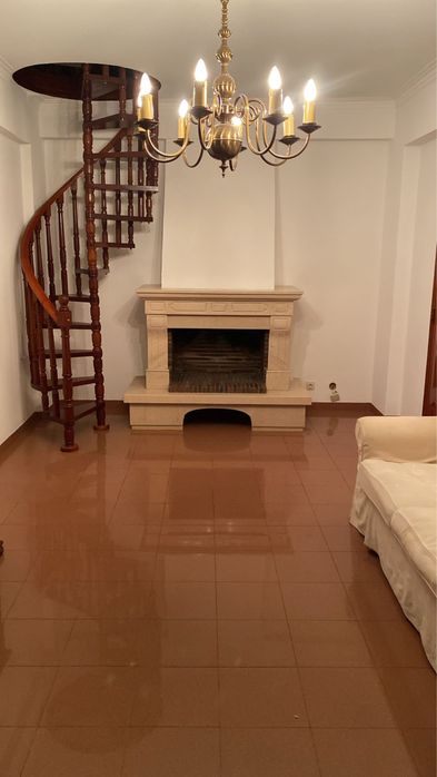 Apartamento t3 para arrendamento em loures